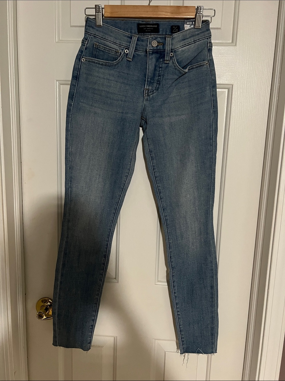 NWT Lucky Brand Ava Mid Rise Skinny Jeans in Medium Blue Wash 24R